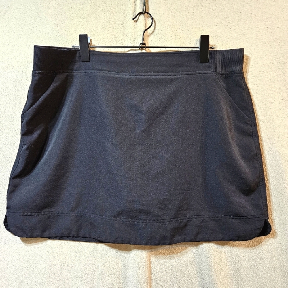 32 Degrees Black Skort With Pockets Elasic Waist